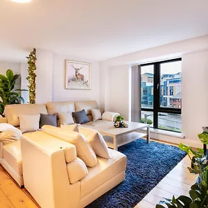  Apartment Quarters- Riverside United Kingdom